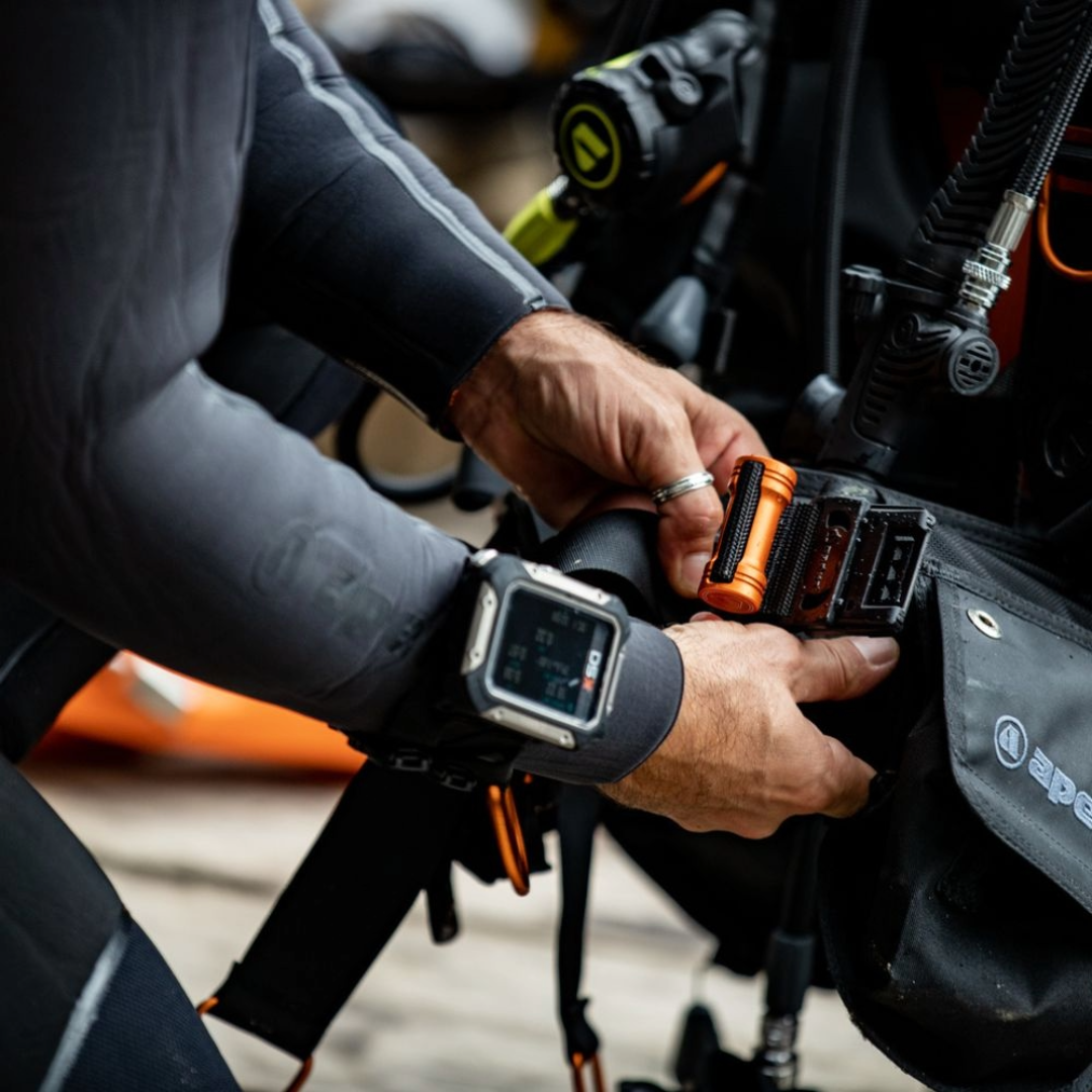 Apeks DSX with O2 Analyzer Computer