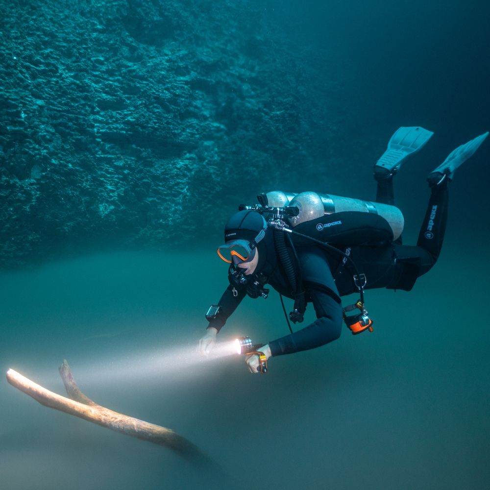 Apeks Thermiq Adv 8/7mm Men's Semi-Dry Wetsuit