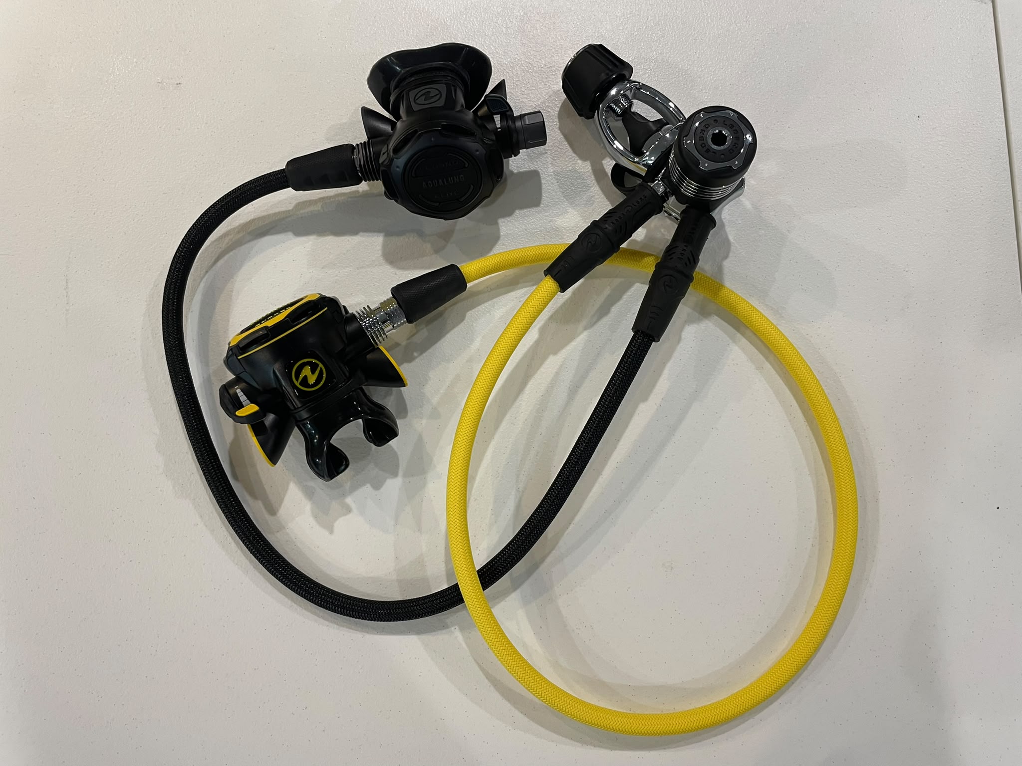 Aqualung LEG3ND Elite Black Edition Reg Set — LAST IN STOCK
